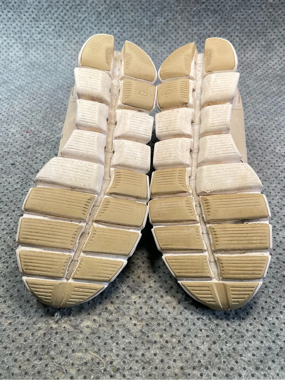 On Cloud 5 Terry Running Shoes Size 9 Women’s